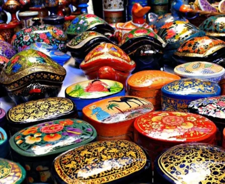 Kashmir Bazar Festive Guide 2026: Christmas Gifts, Crewel Décor, Pashmina & New Year Hampers